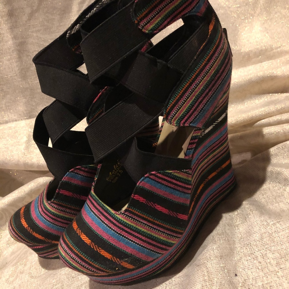 Heels - Picture 2 of 4